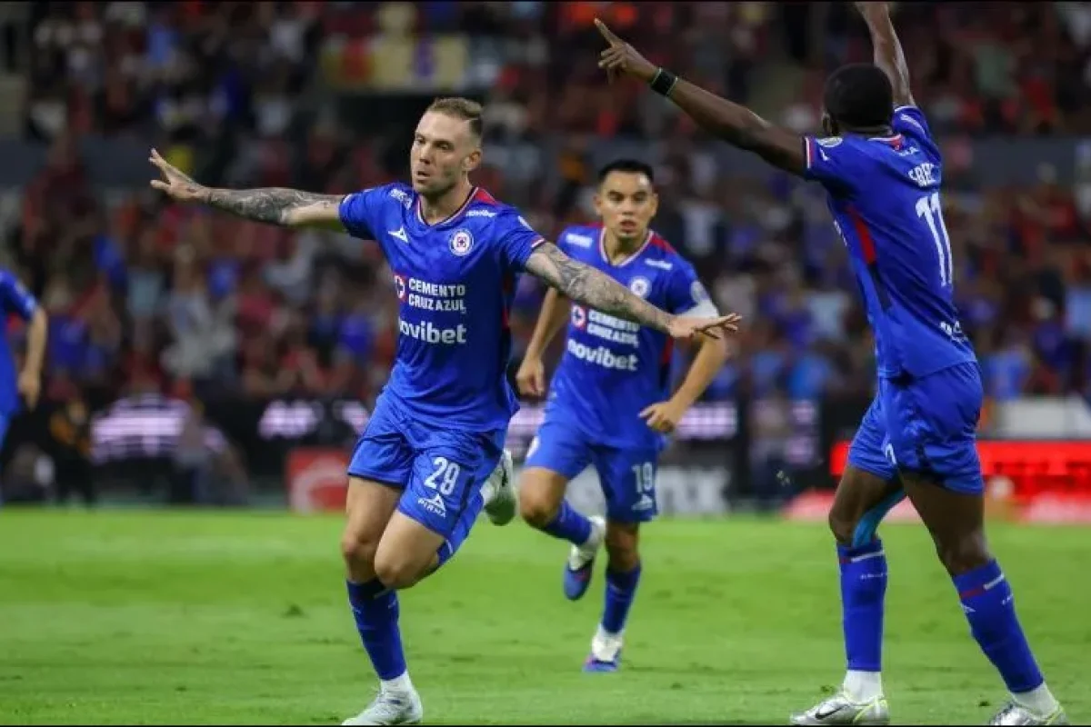 cruz_azul_atlas_crop1777786592513.jpeg_1970638775